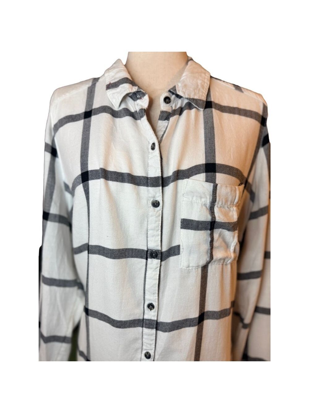 Maurices, black and white check shirt, long sleeve button up collar pocket sz 1 - Picture 3 of 11